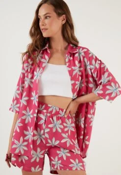 LELA Two Piece Set - Regular Fit - Shorts - Fuchsia