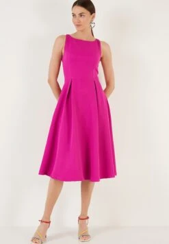 LELA Crew Neck Pleated Midi - Vestido De Cóctel - Fuchsia