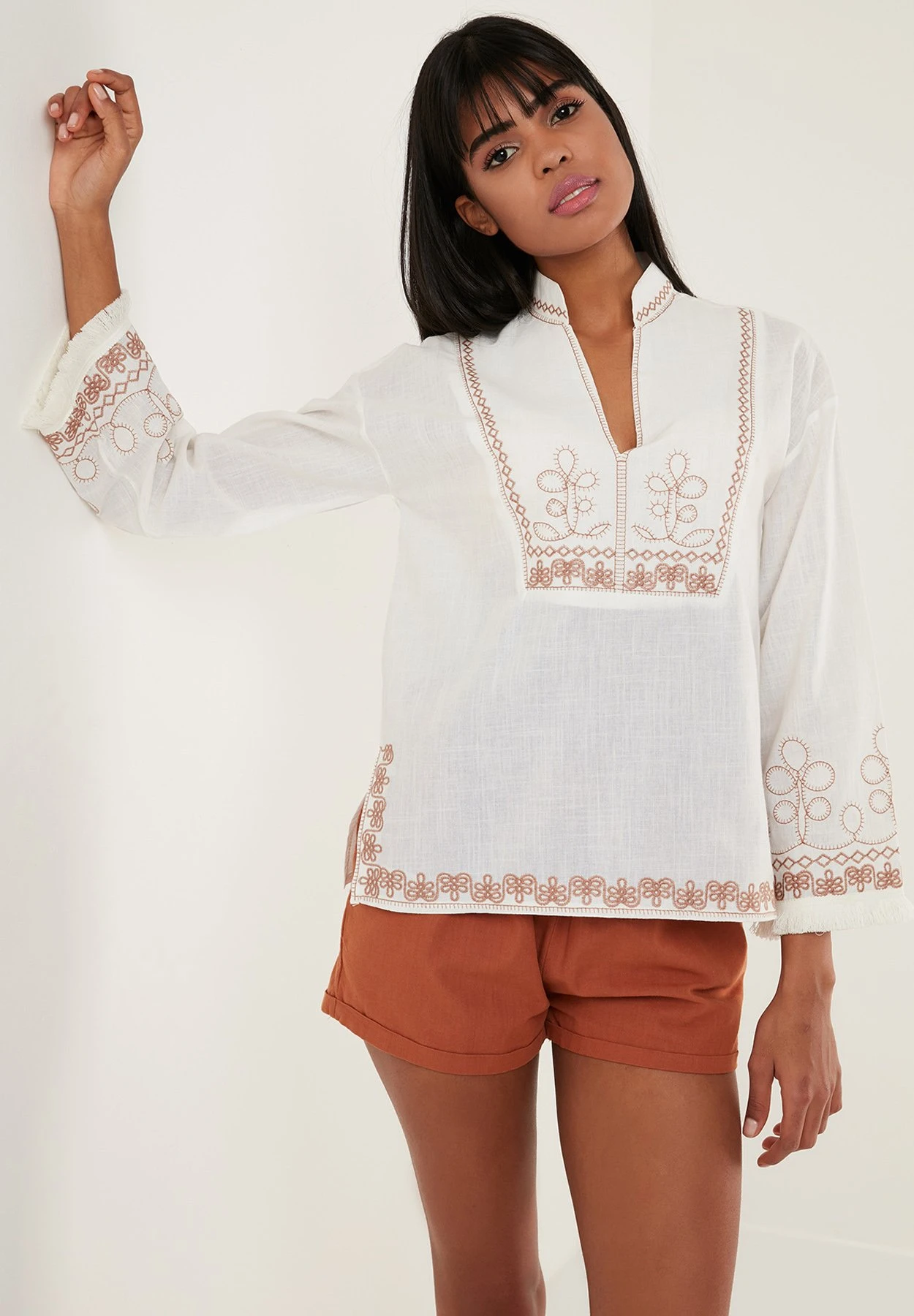 LELA Regular Fit - Blusa - Ecru Camel - Imagen 5