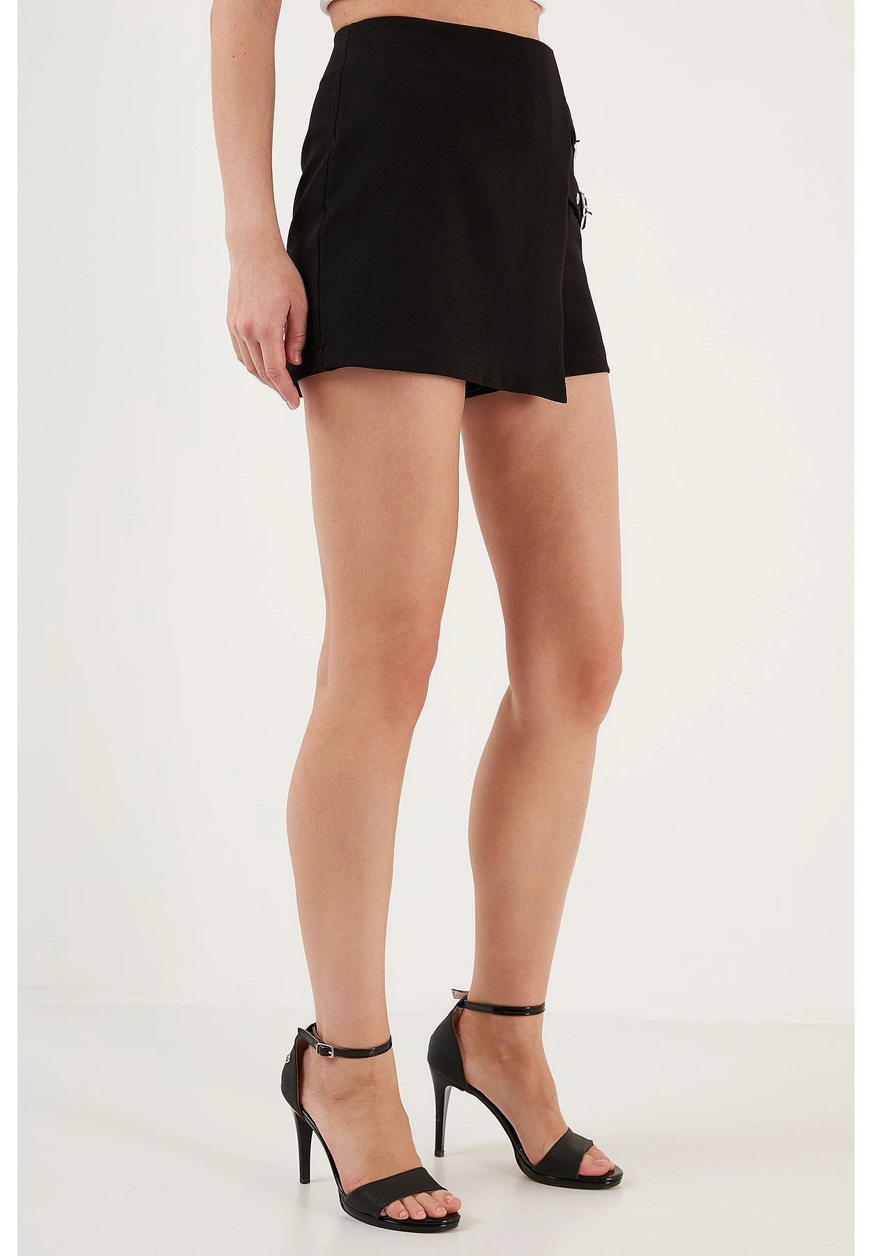 LELA Regular Fit - Falda Cruzada - Black - Imagen 3