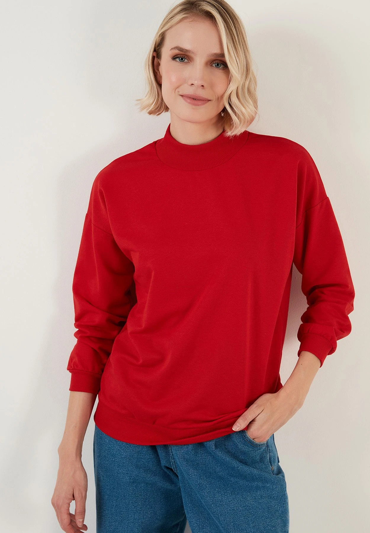 LELA Regular Fit - Sudadera - Red