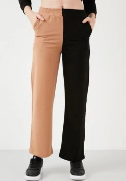 LELA Regular Fit - Pantalones Deportivos - Biscuit Color/Black