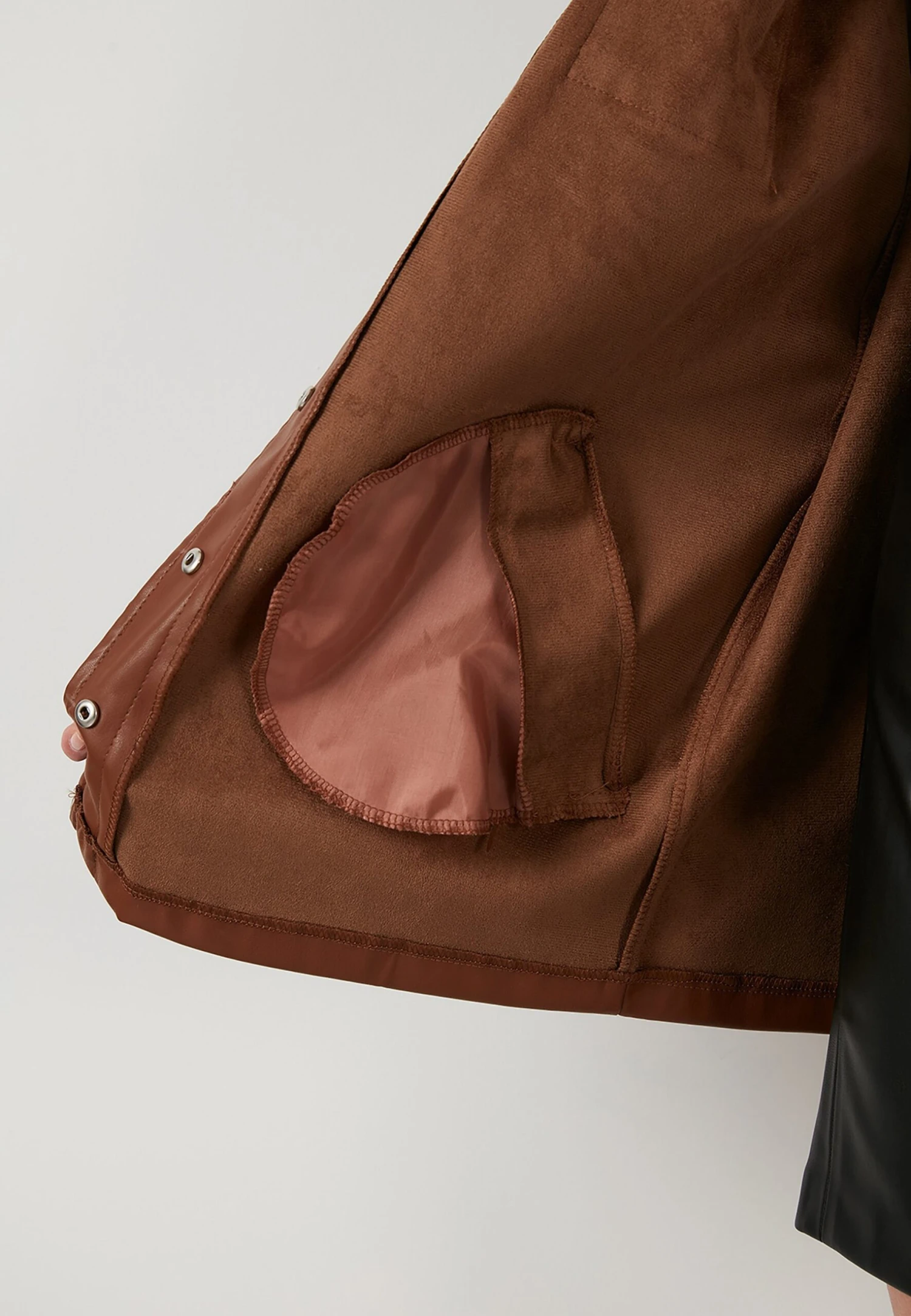 LELA Regular Fit - Chaqueta De Cuero Sintético - Camel - Imagen 4