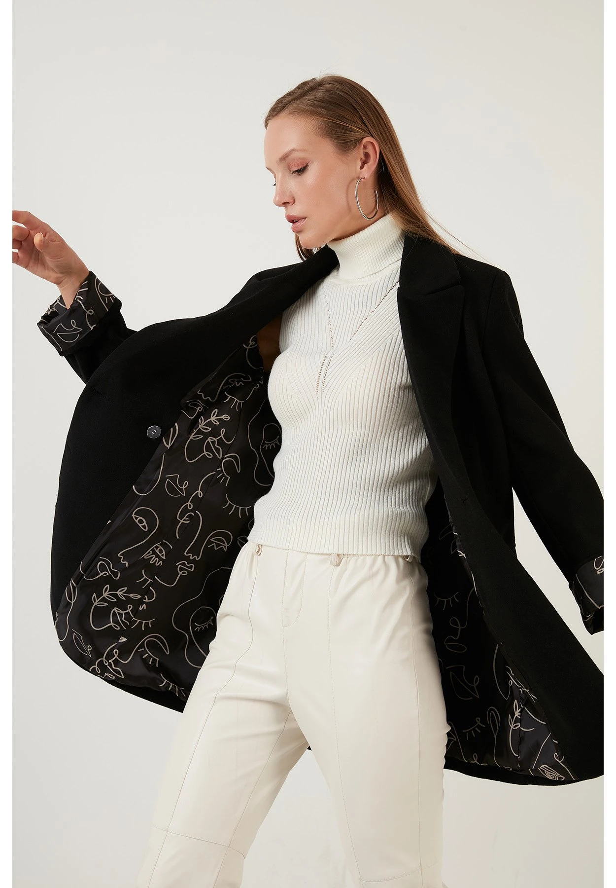 LELA Abrigo Corto - Black - Imagen 5