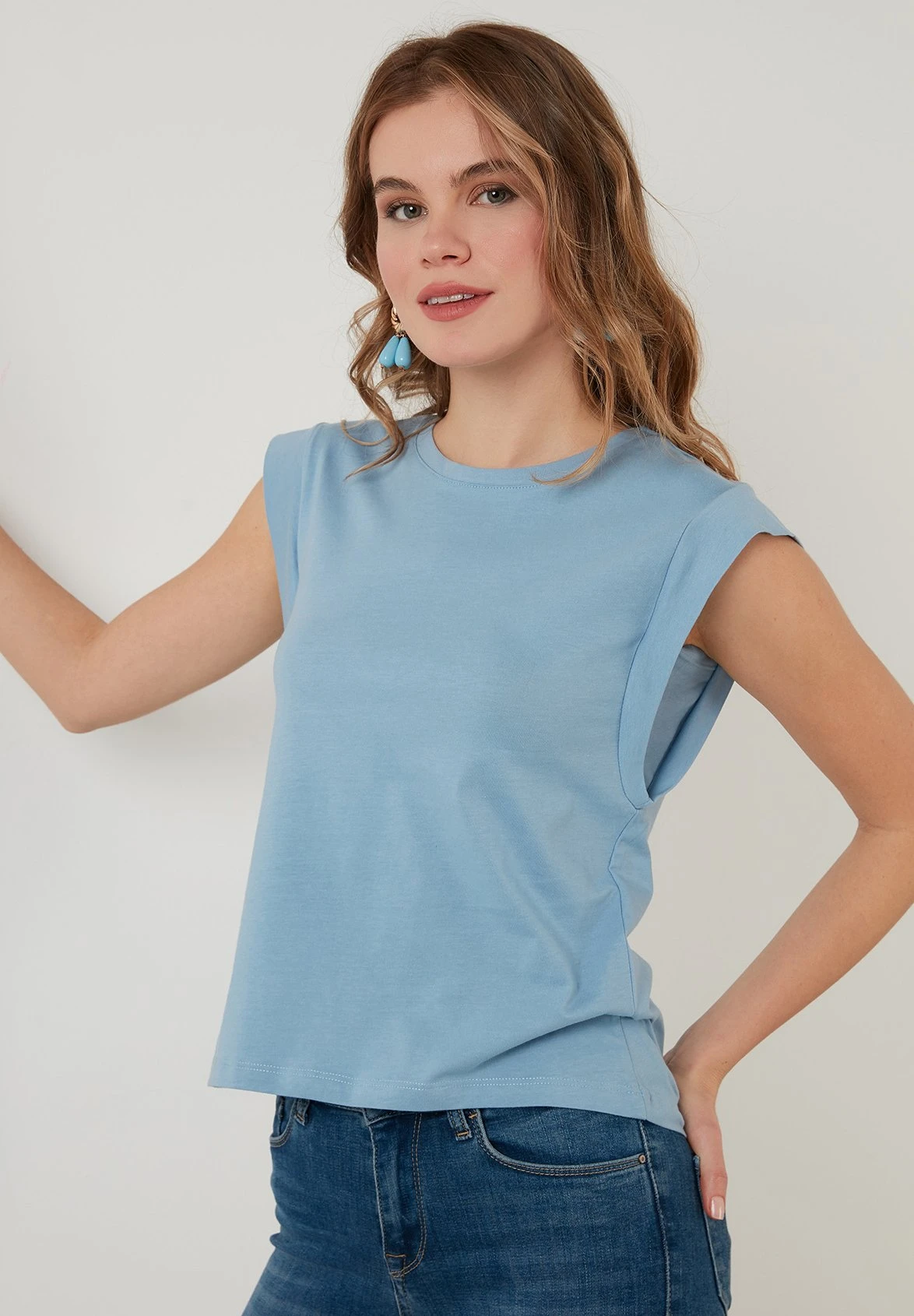 LELA Crew Neck- Top - Baby Blue - Imagen 2