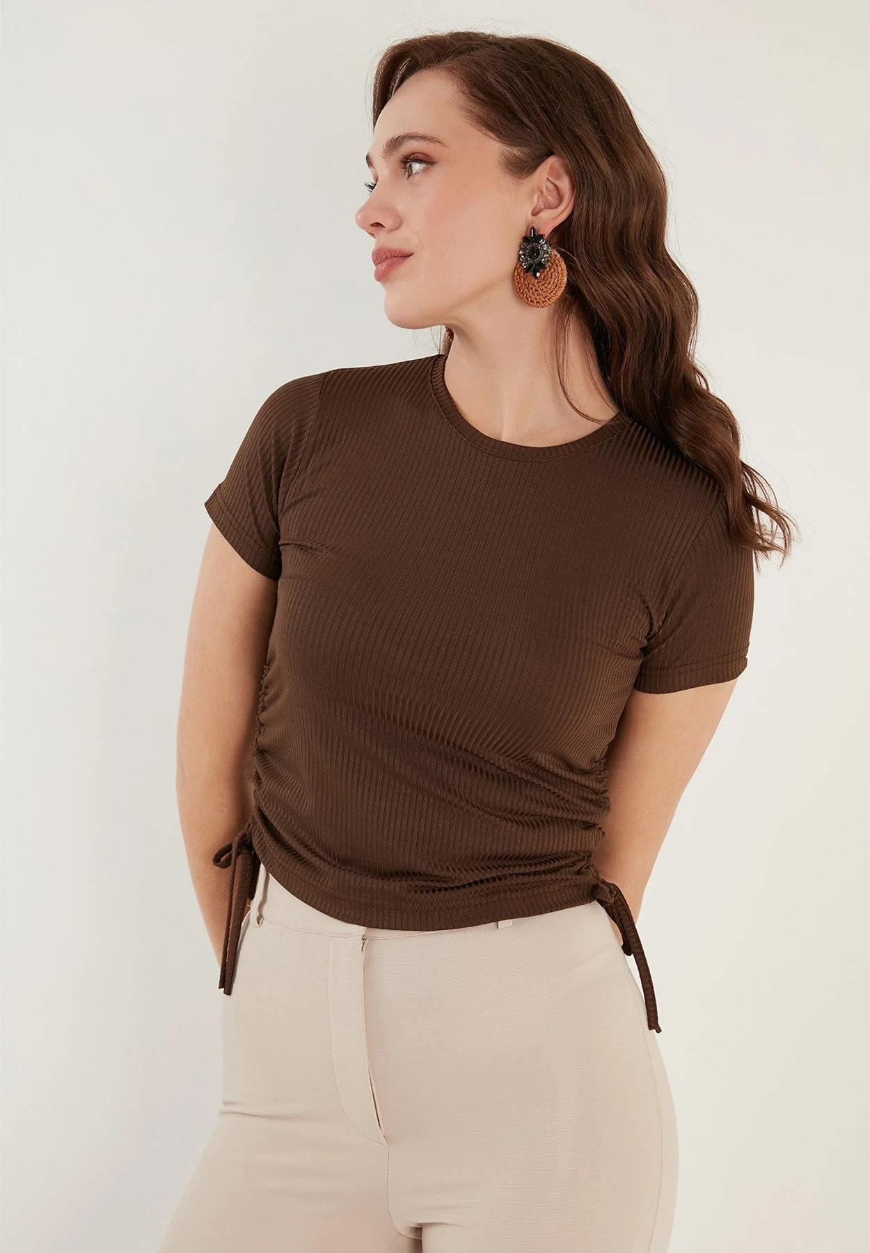 LELA Slim Fit - Blusa - Brown - Imagen 4