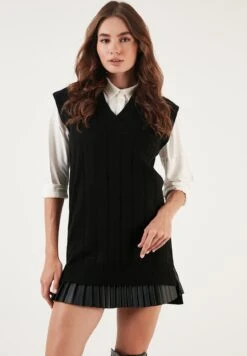 LELA Regular Fit - Camiseta Básica - Black