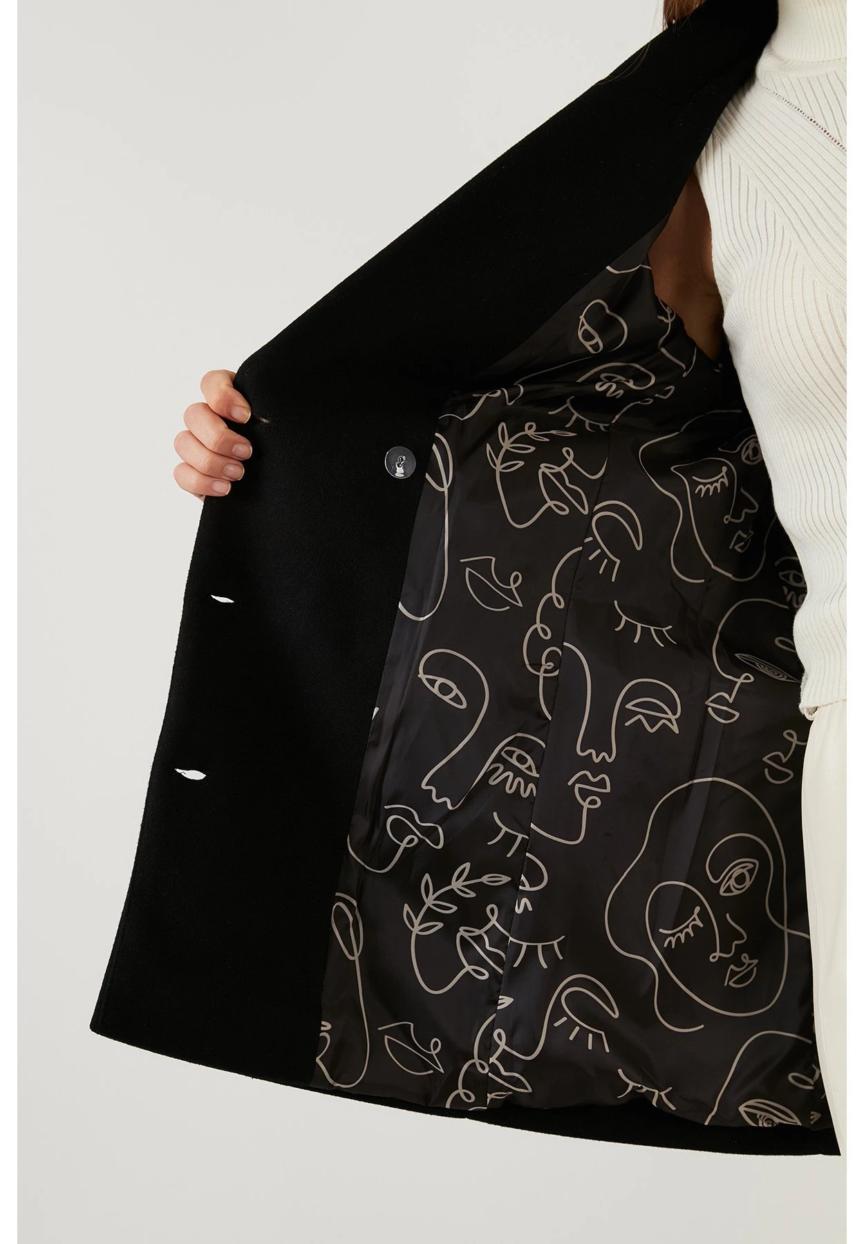 LELA Abrigo Corto - Black - Imagen 4