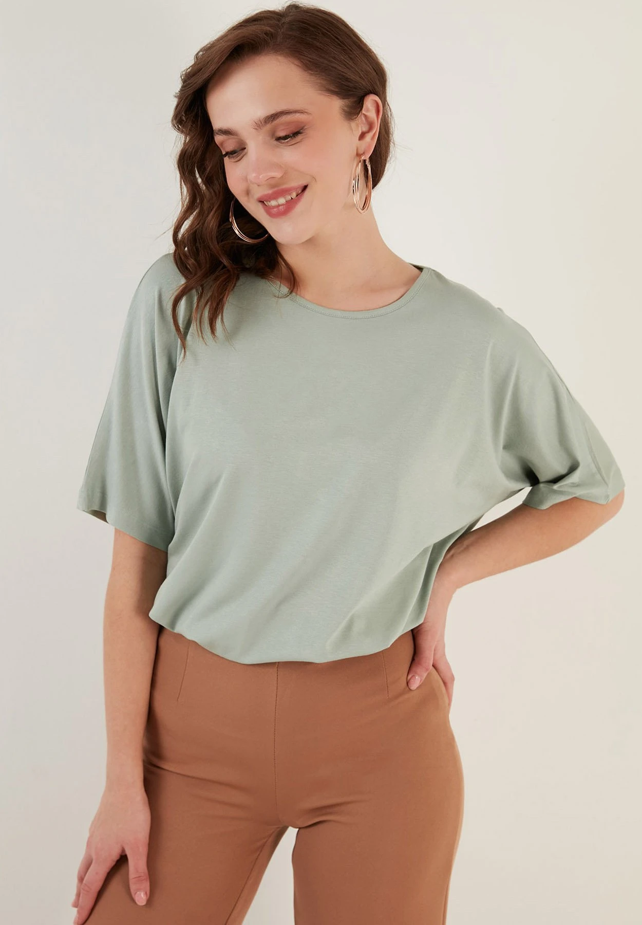 LELA Loose Fit - Blusa - Almond Green - Imagen 4