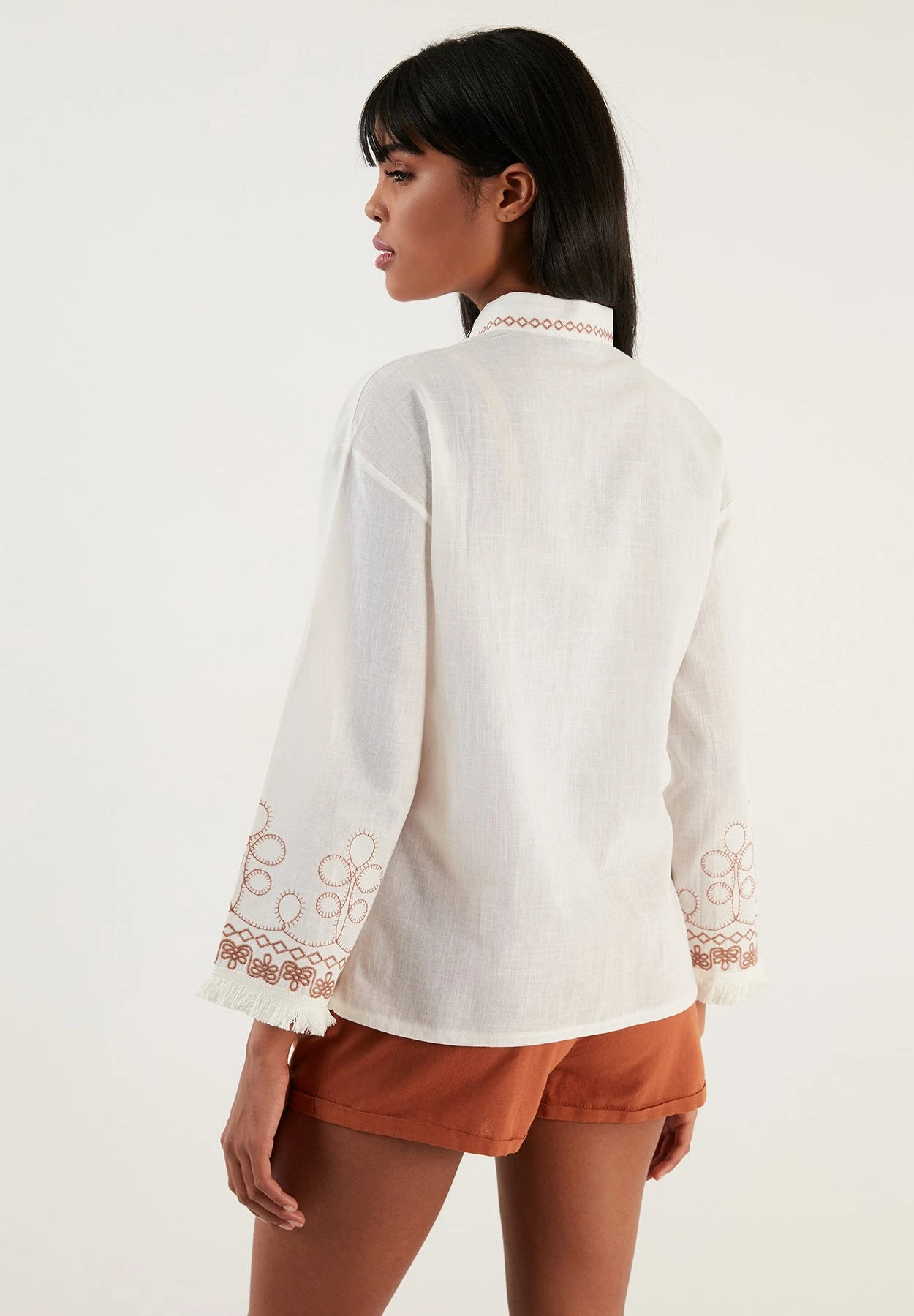 LELA Regular Fit - Blusa - Ecru Camel - Imagen 3