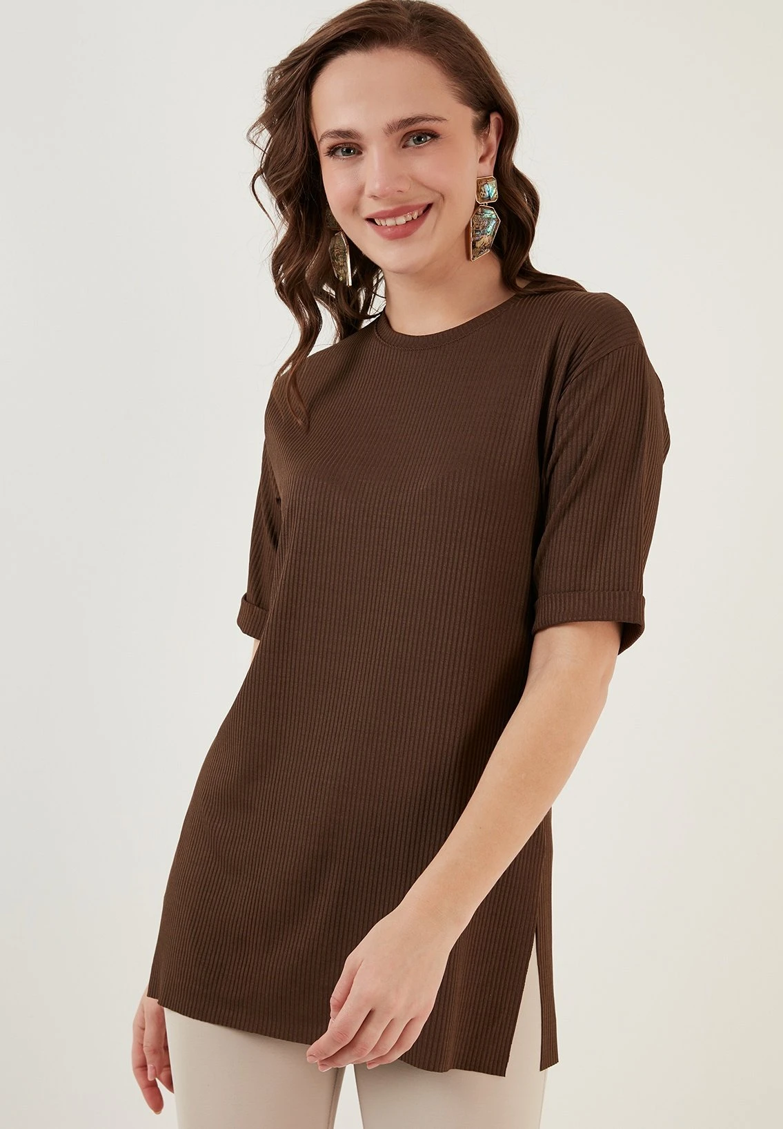 LELA Slim Fit - Blusa - Dark Brown - Imagen 4