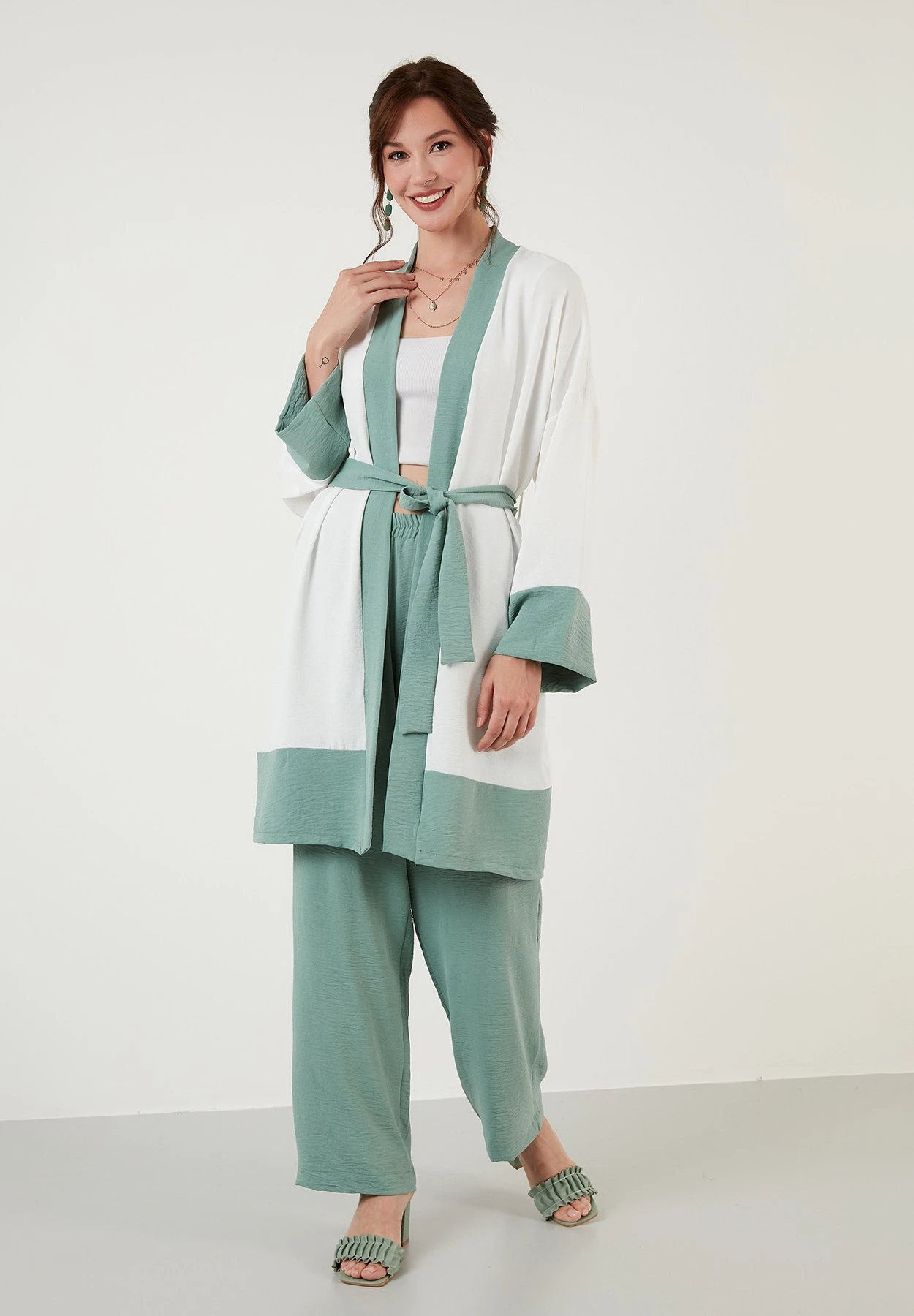 LELA Two Piece Set - Regular Fit - Abrigo Corto - Mint - Imagen 2