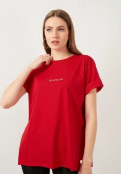 LELA Slim Fit - Camiseta Estampada - Red