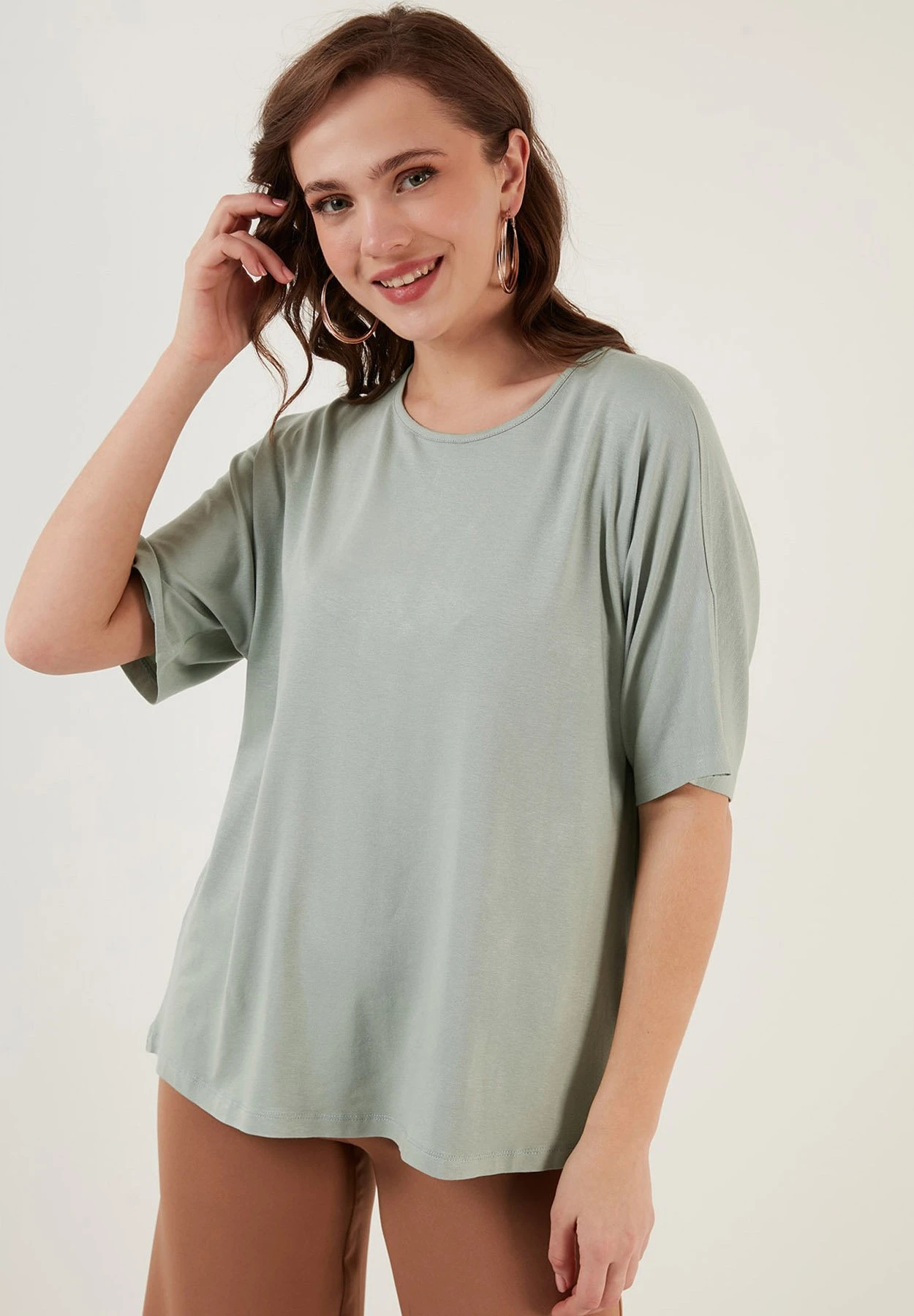 LELA Loose Fit - Blusa - Almond Green - Imagen 3