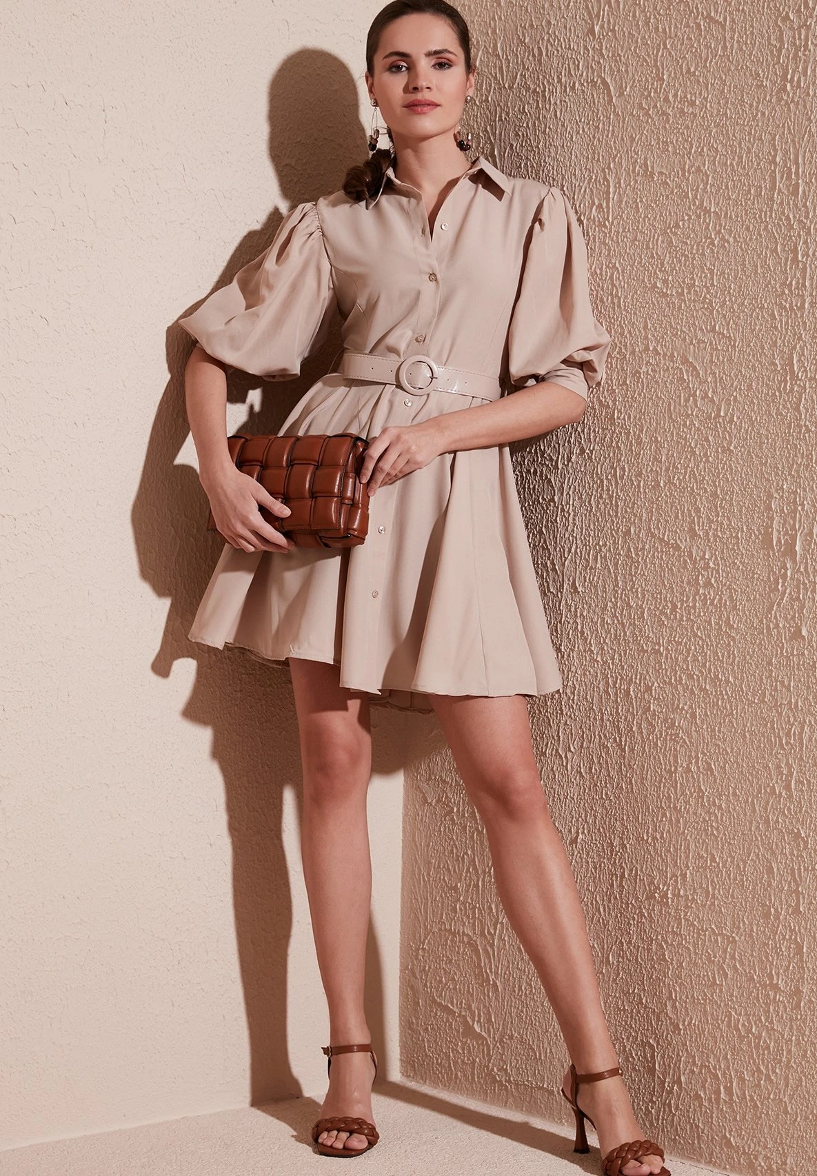 LELA Regular Fit - Vestido Camisero - Stone - Imagen 5