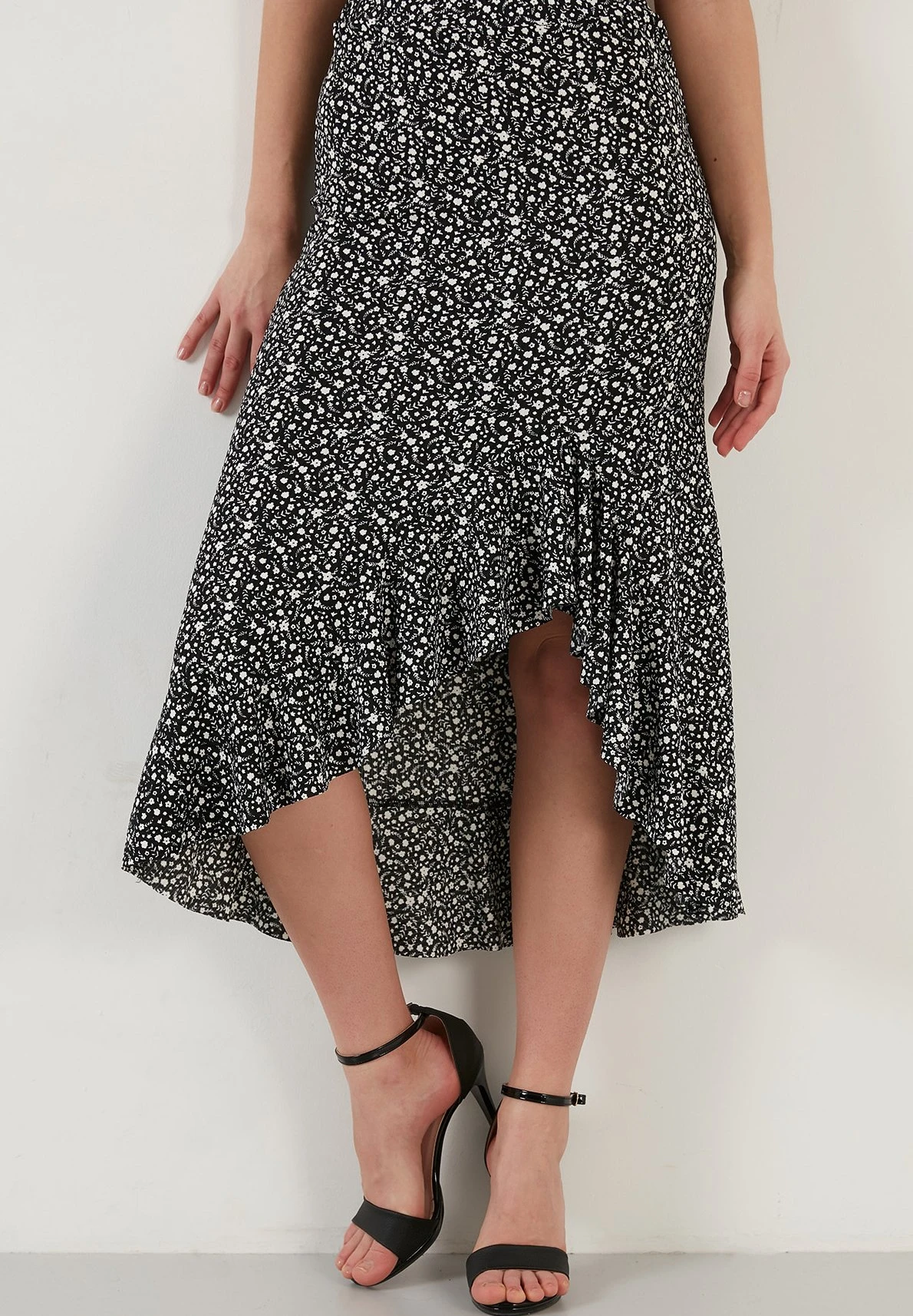 LELA Midi - Falda Acampanada - Black