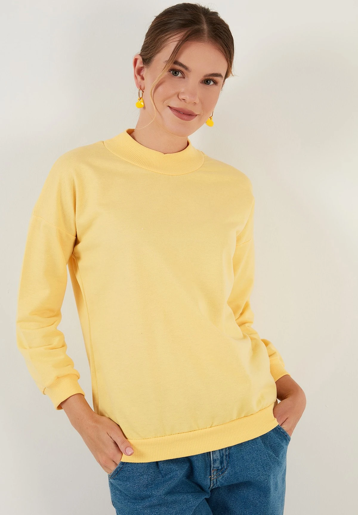LELA Regular Fit - Sudadera - Yellow